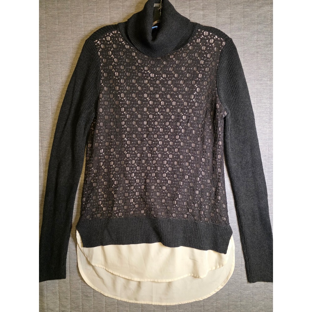 1492 Simply Vera Vera Wang Gray Lace Front Layered Hem Turtleneck Sweater Medium
